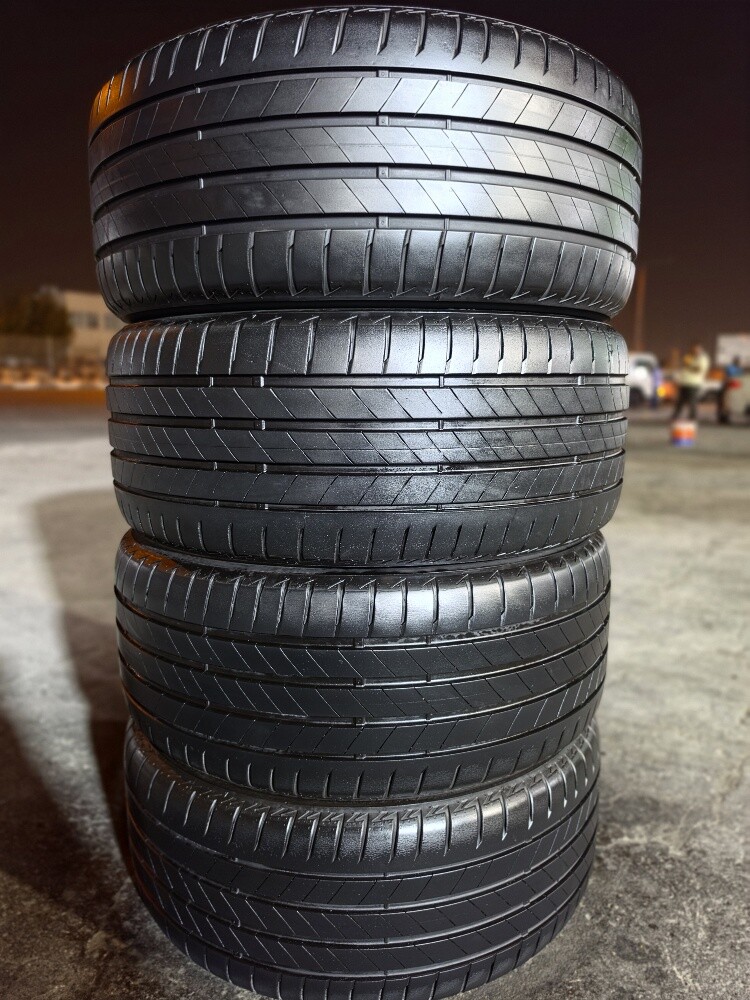 255/40/20 Bridgestone Tyre 2024 - 1