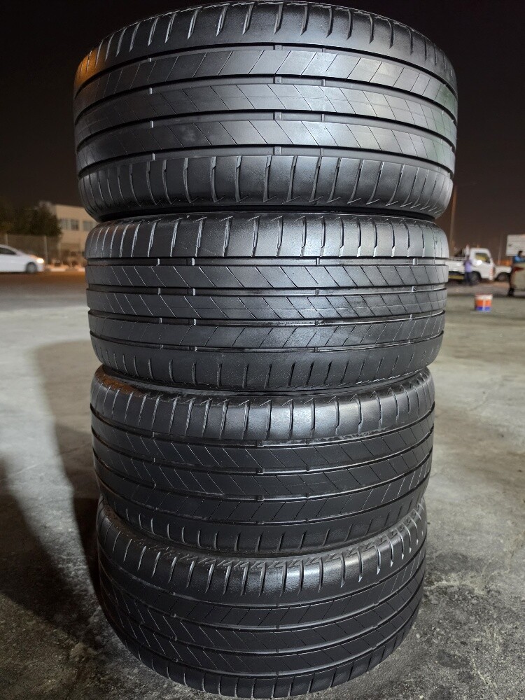 255/40/20 Bridgestone Tyre 2024 - 8