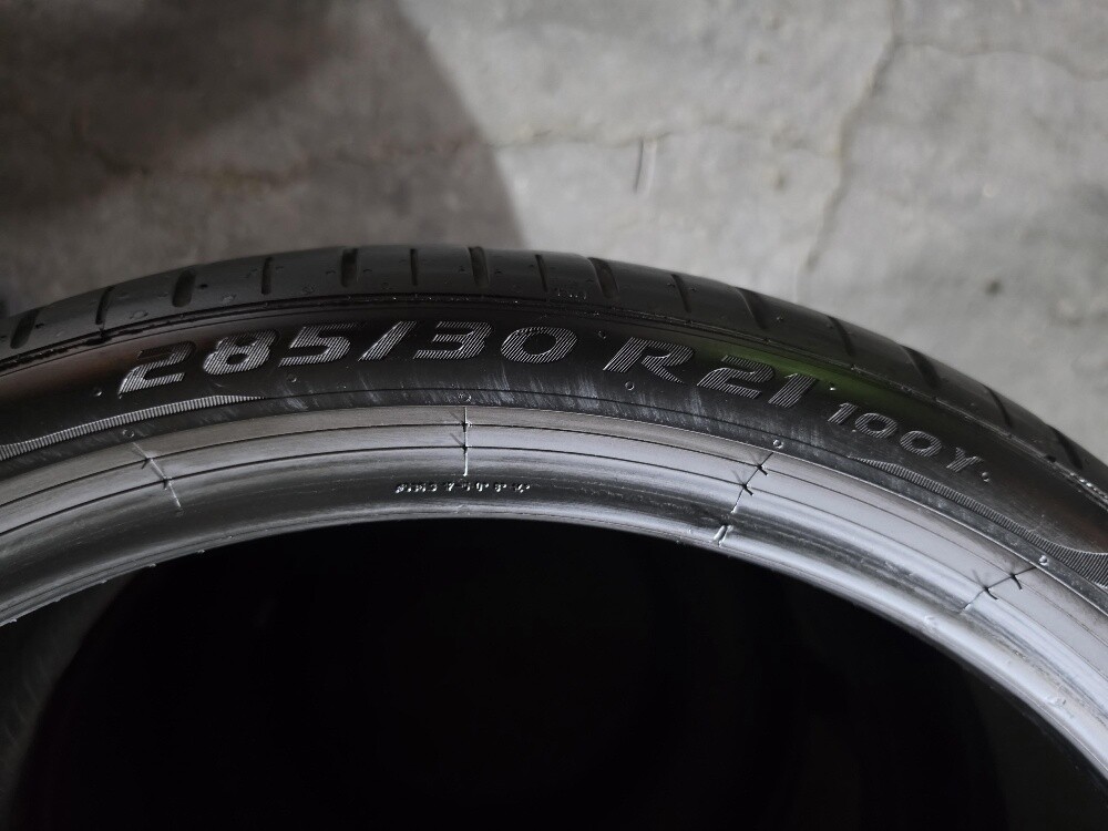 285/30/21 Pirelli Tyre Slightly Use - 3