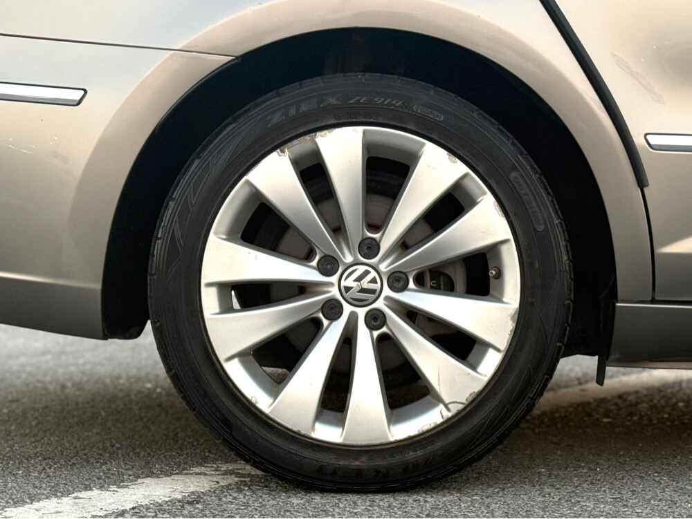 Volkswagen Passat CC - 10