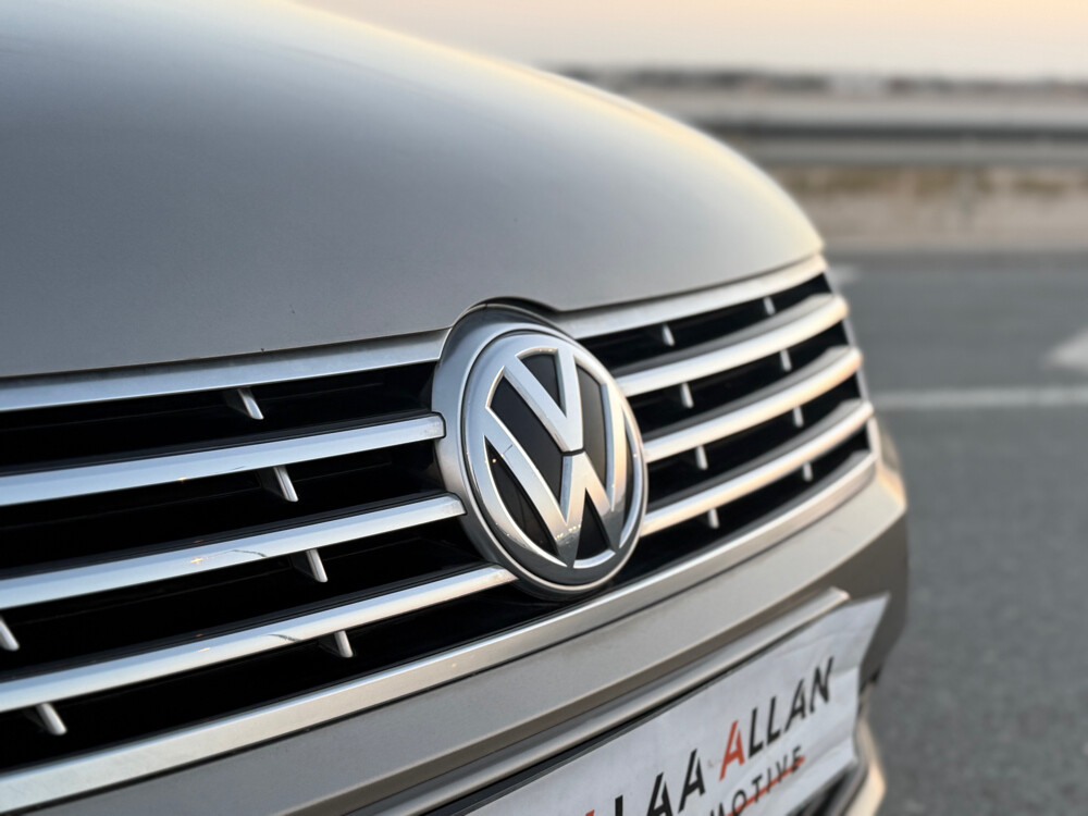 Volkswagen Passat CC - 8