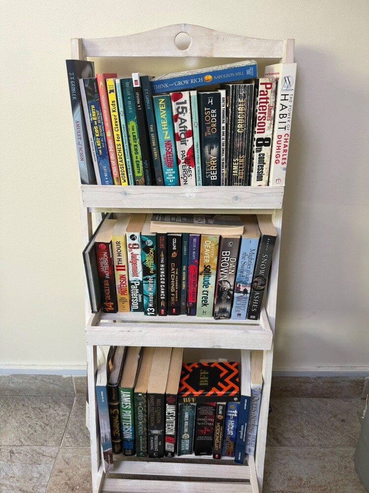 Books with Shelve - 4