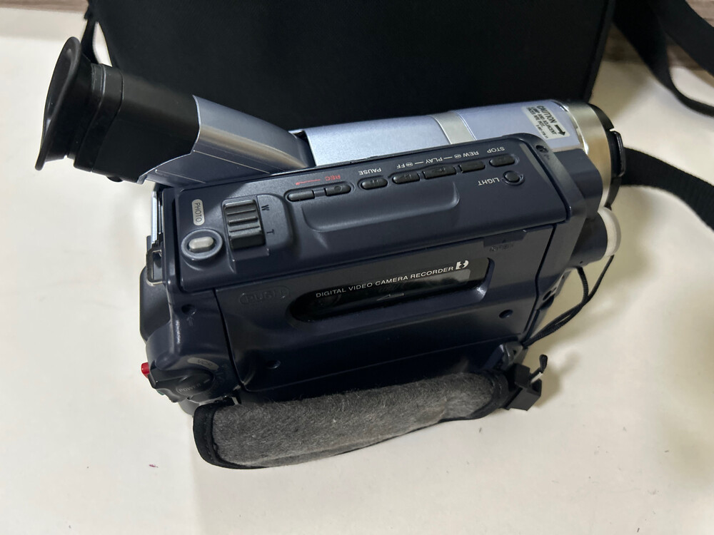 Sony trv140e handycam - 2