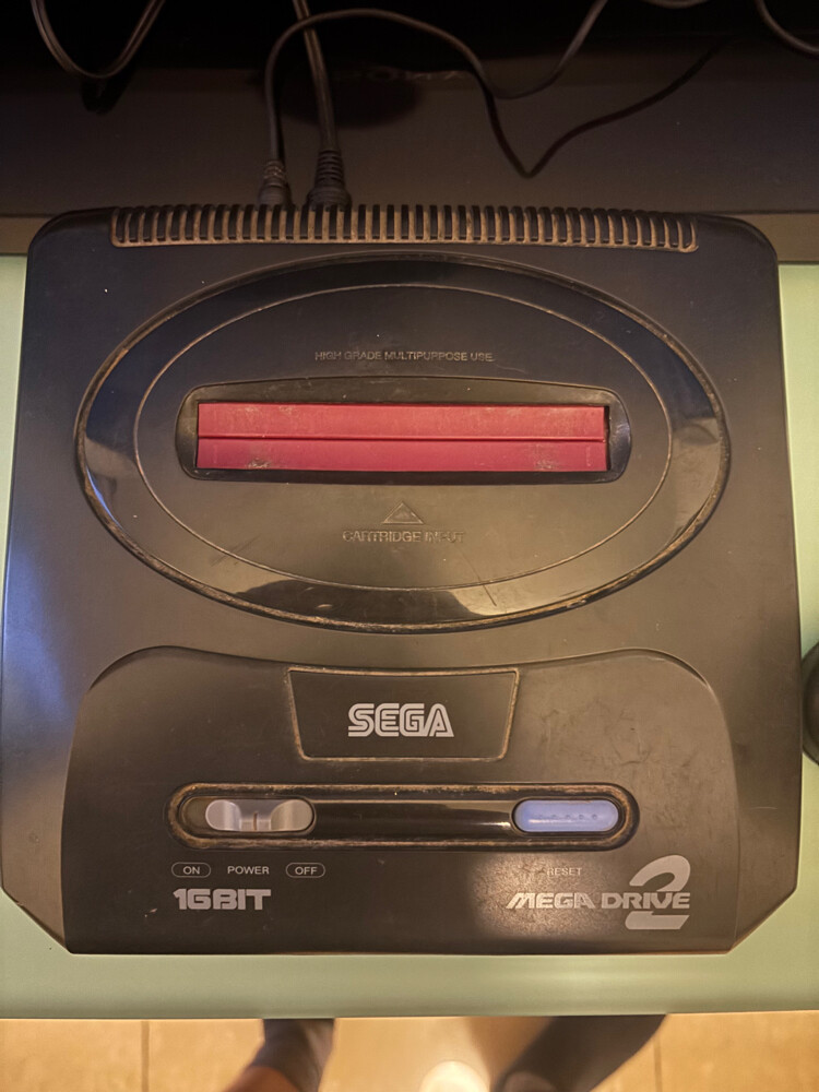 original 90’s Sega Mega Drive II - 1