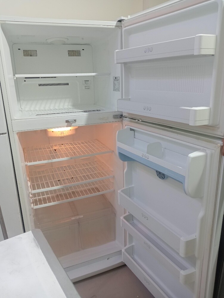LG FrigDE for sale clean conditio - 4