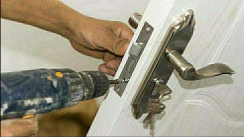 خدمة تركيب أقفال الأبواب - 1