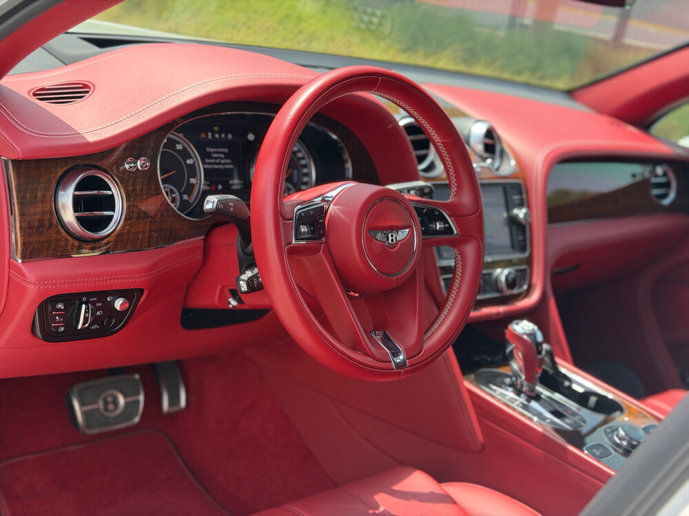 Bentley Bentayga - 9