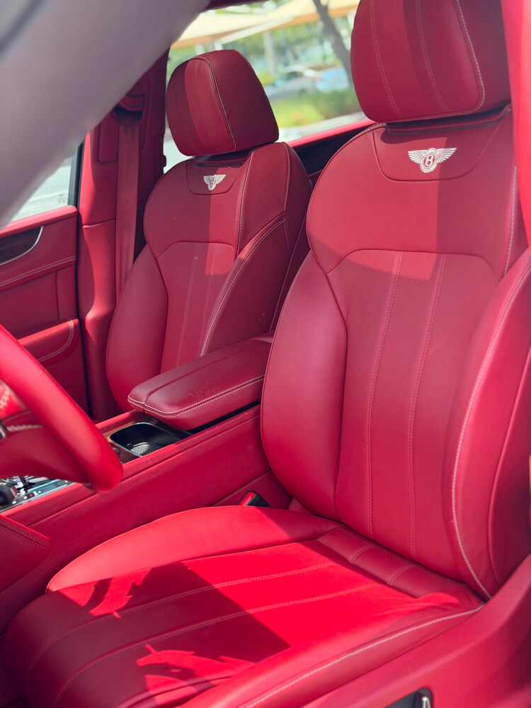 Bentley Bentayga - 13