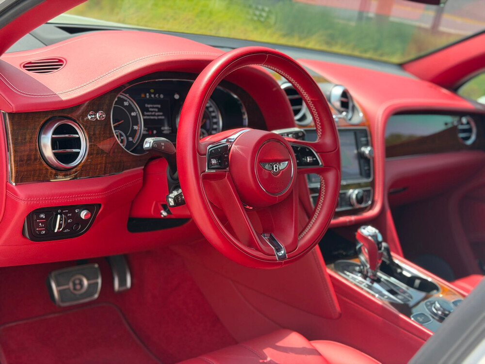 Bentley Bentayga - 9