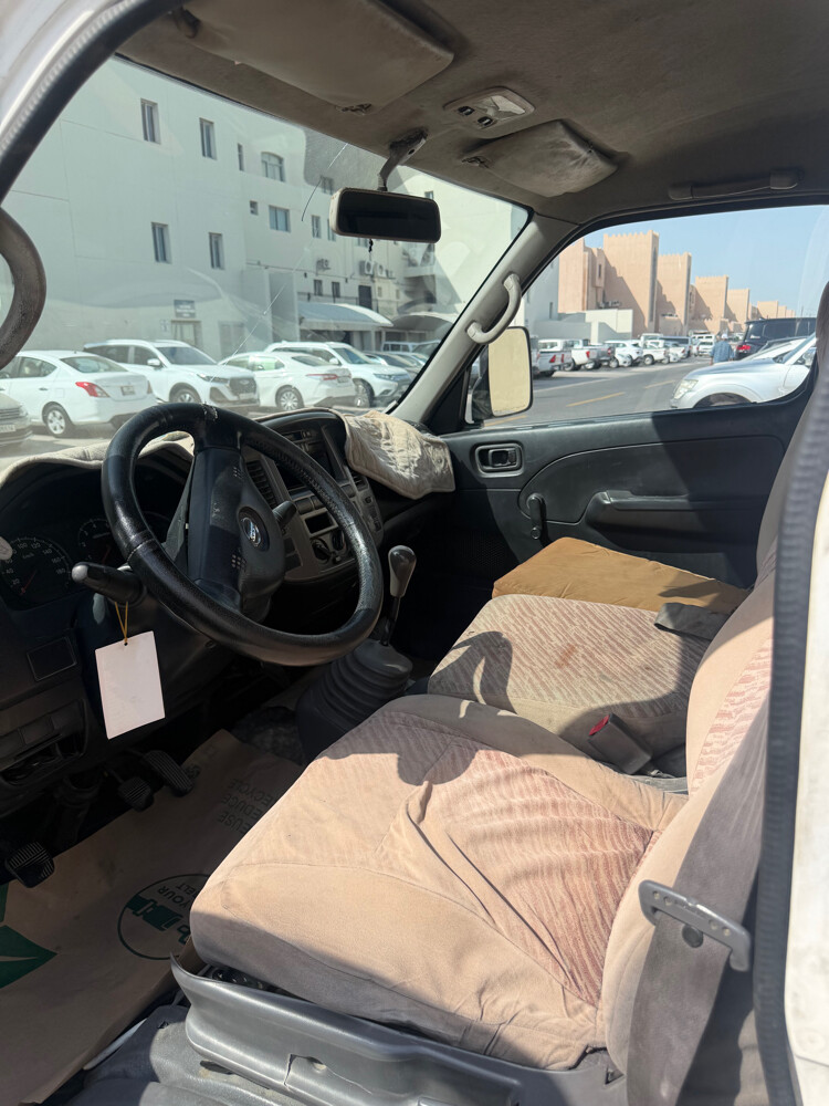 urvan for sale - 1