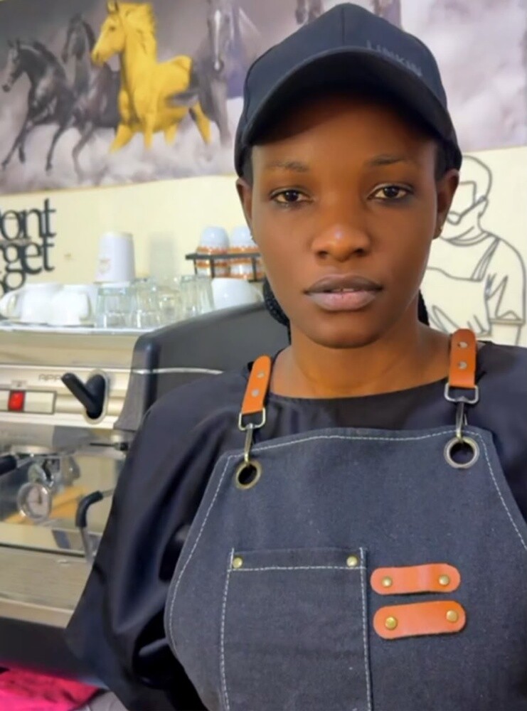 Barista Esther - 1