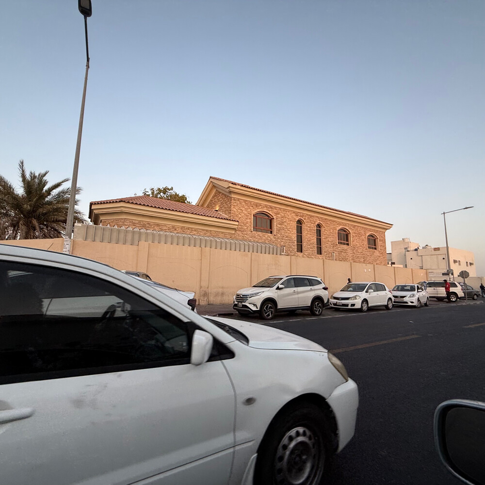 فيلا للبيع على 3 شوارع تصلح للسكن - 6