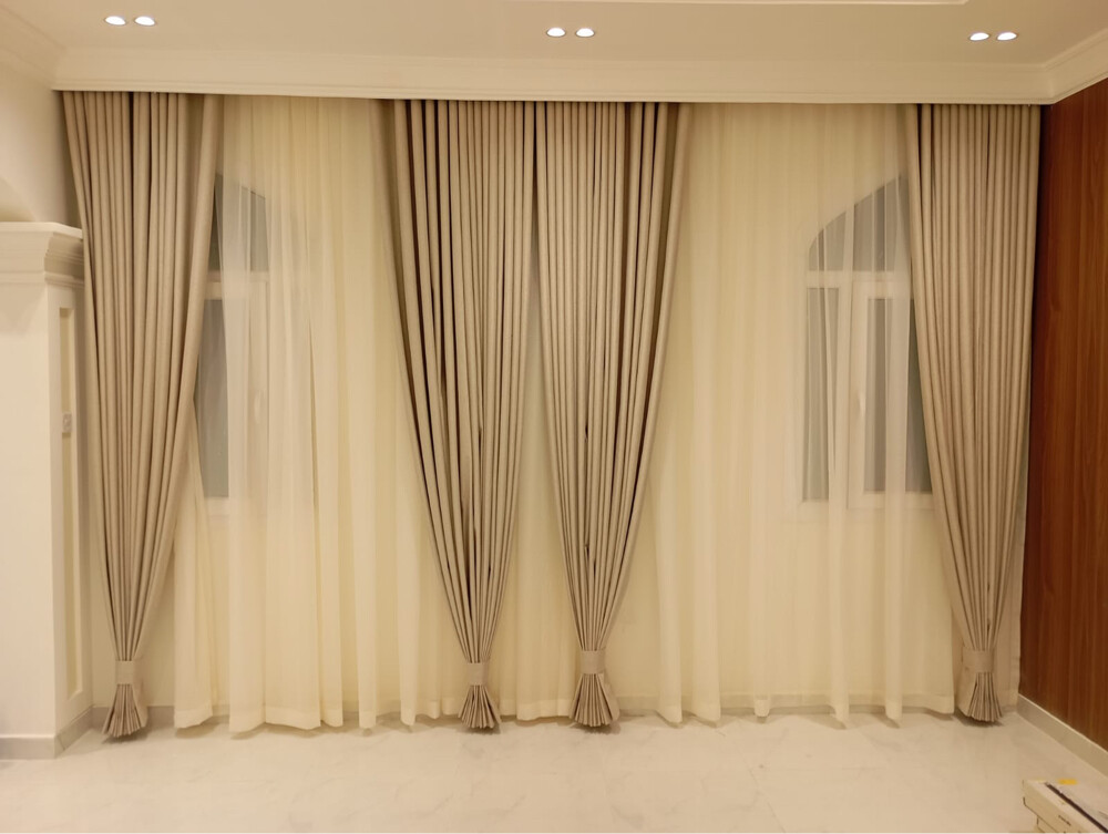 Curtains and home decor  - 4