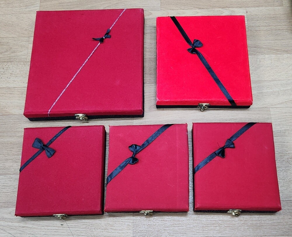 Red velvet jewelry box - 3