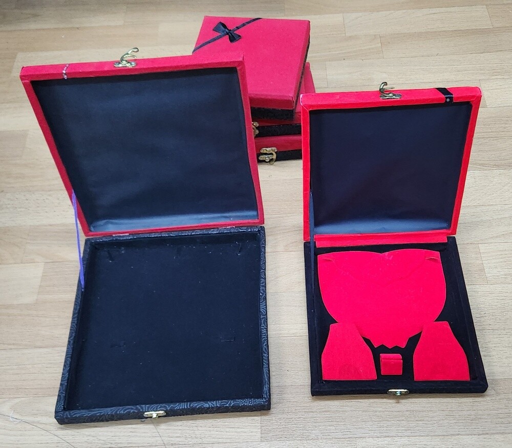 Red velvet jewelry box - 5