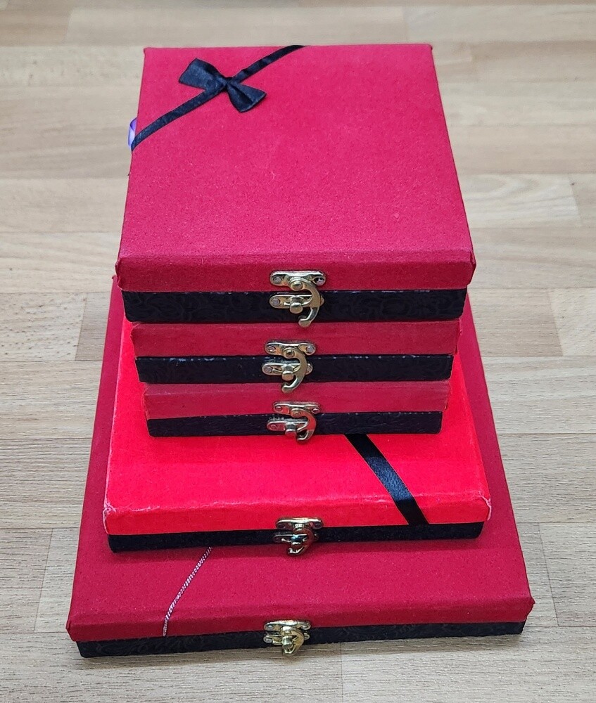 Red velvet jewelry box - 2