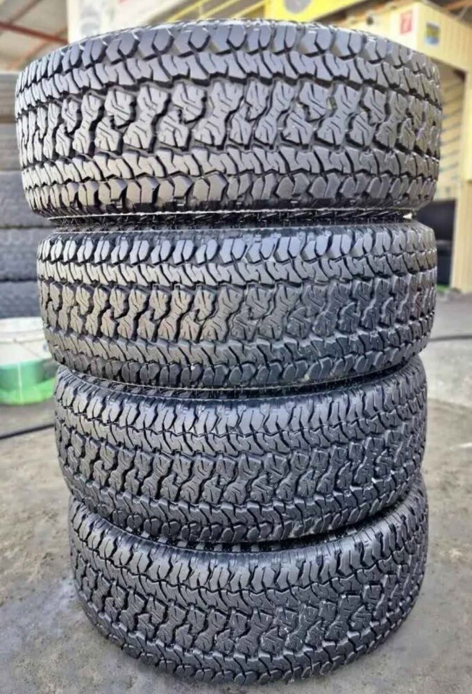 265/70/17" kumho tire - 2