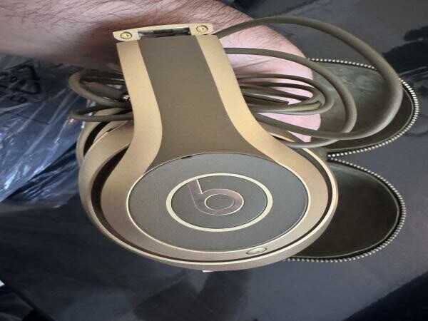 limited-edition Beats by Dre - 3