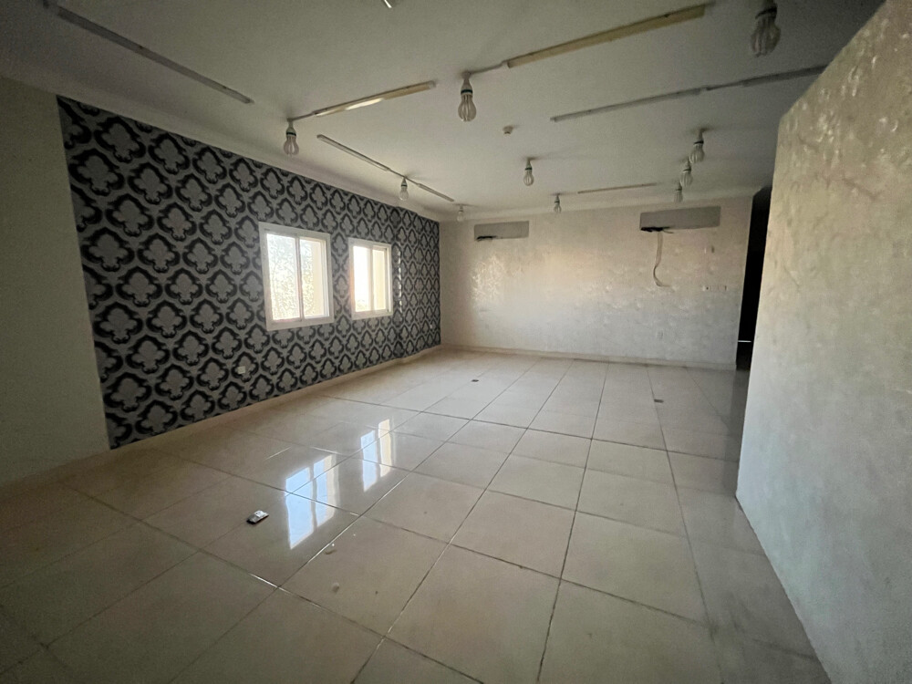 office for rent in mafinat khalifa - 3
