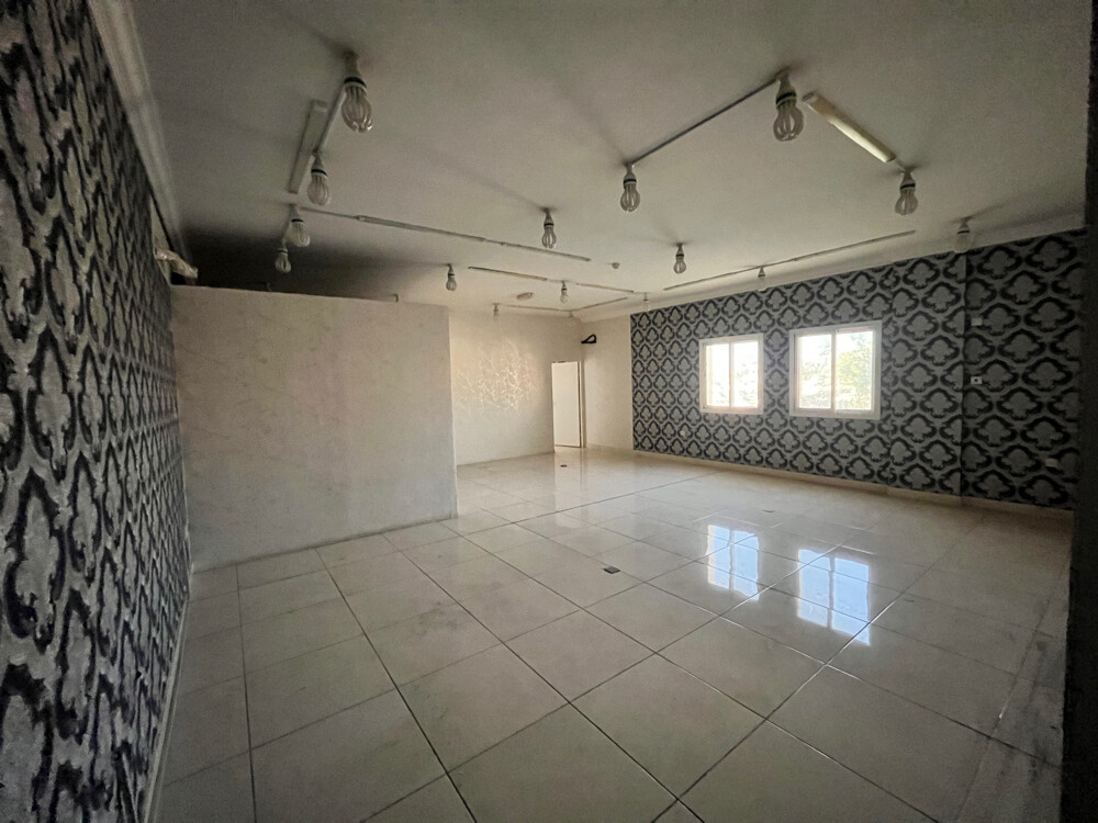 office for rent in mafinat khalifa - 2