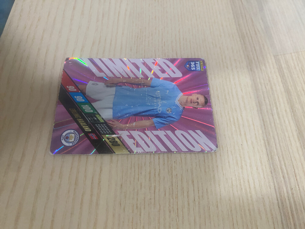 Haaland card 35 copies in the world - 3
