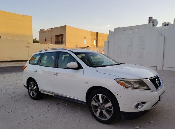 Nissan Pathfinder SV 2013 - 2