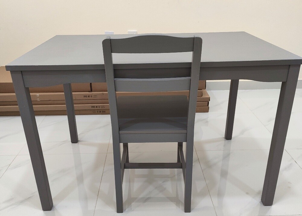 Barely used IKEA table with chair - 1