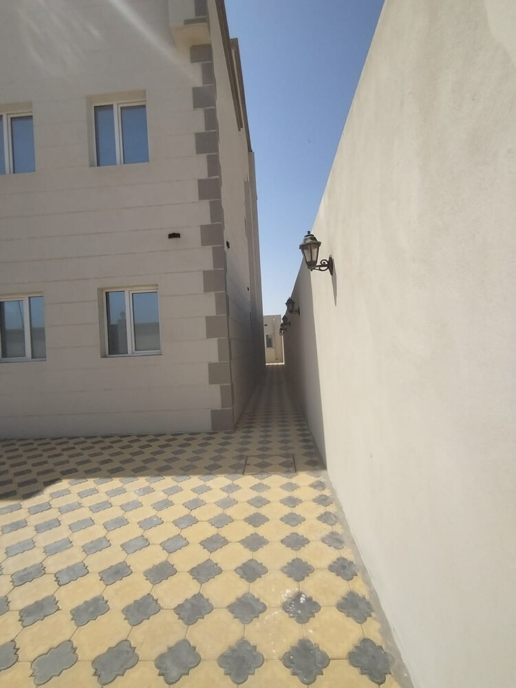 للبيع فيلا جديدة في الرويس - 8