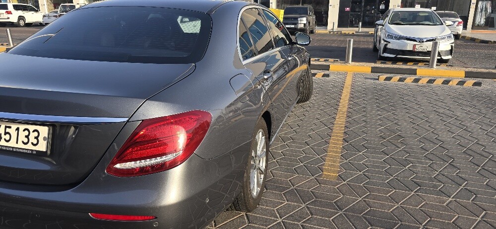 Mercedes E200 - 4