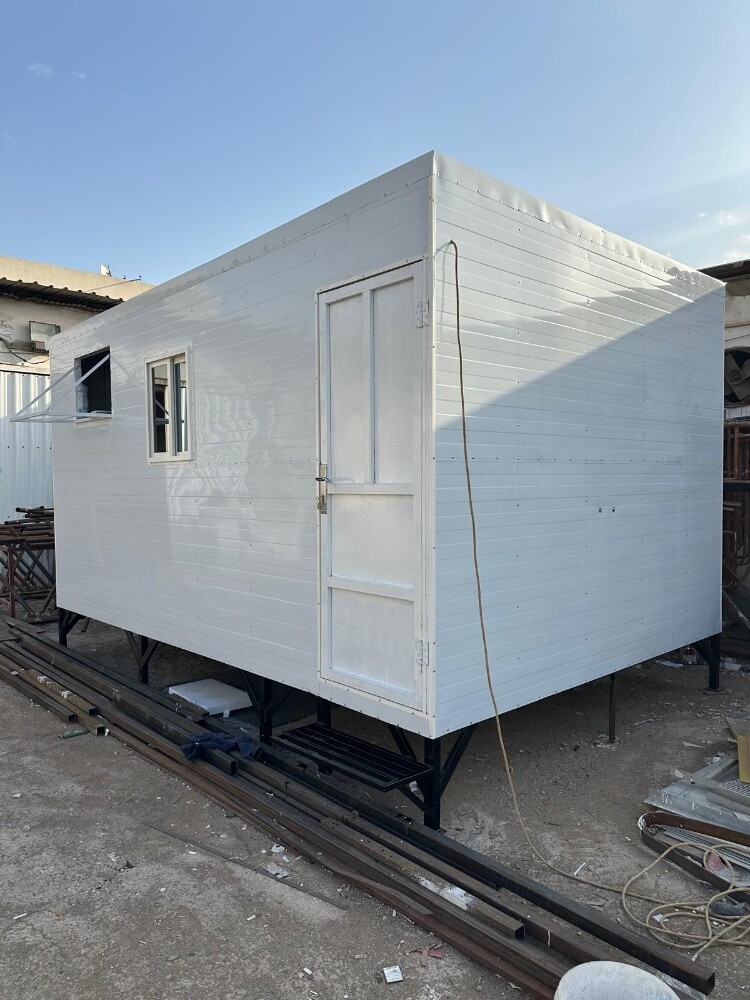cabin kitchen & toilet low water - 1