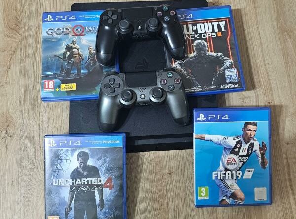 PS4 Slim 500GB  Excellent Conditio - 3