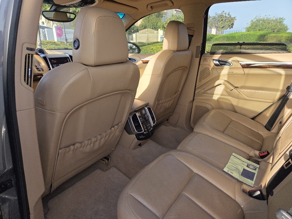 Perfect condition porsche cayenne 6 - 7