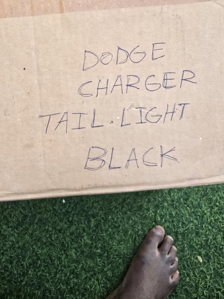 DODGE CHARGER TAIL LIGHT BLAK - 2
