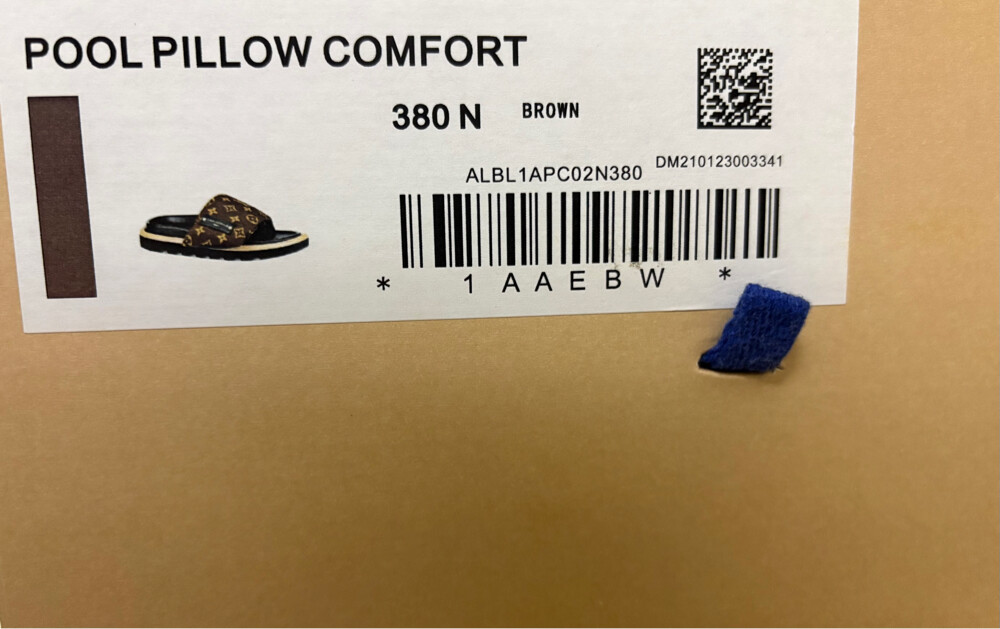 Louis Vuitton Pool Pillow Comfort - 4