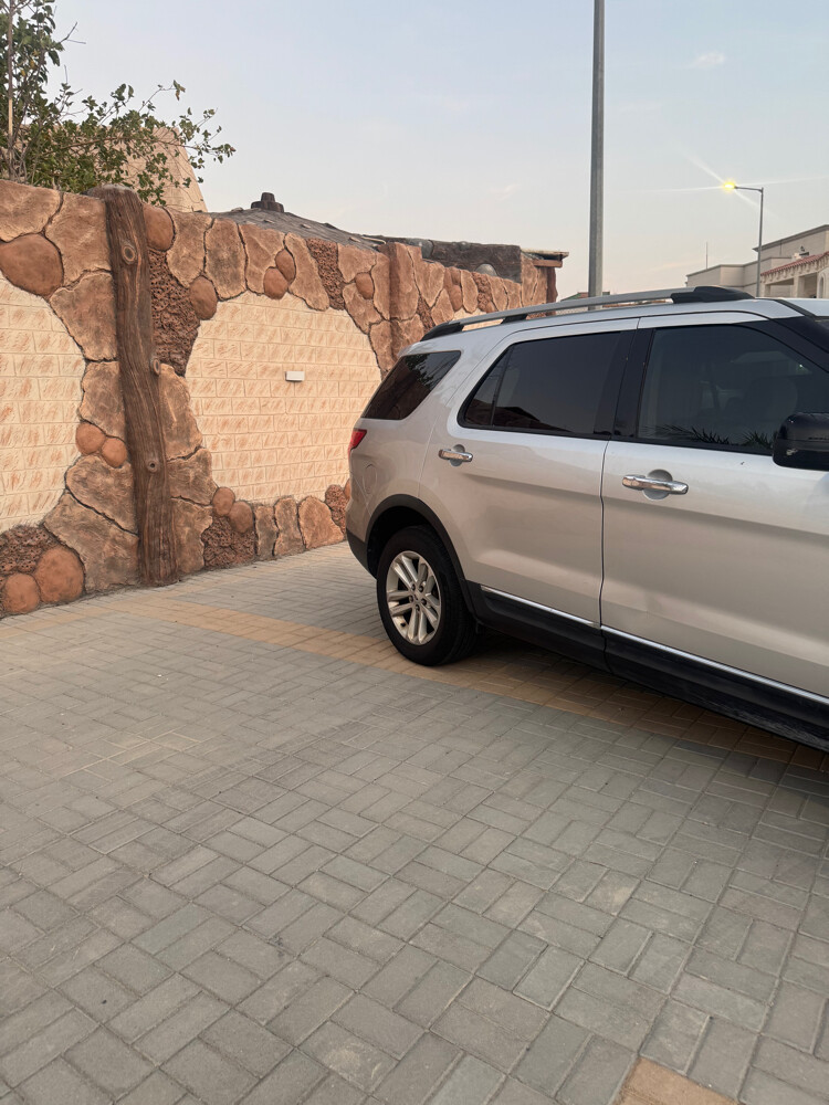 Ford Explorer - 4