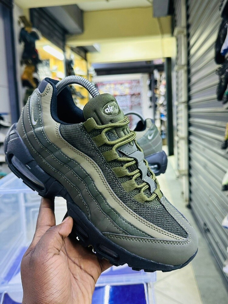 Brand new Air Nike Tn different - 3