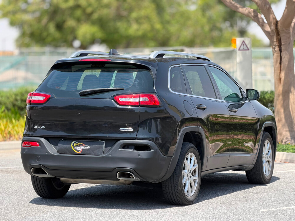 jeep Cherokee - 4