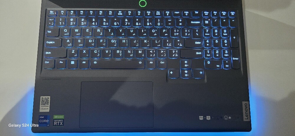 Gaming laptop Legion 7 - 10