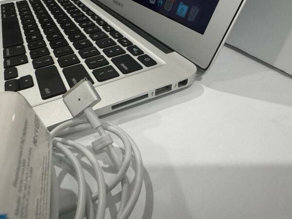 MacBook Air 2015 core i7 - 4