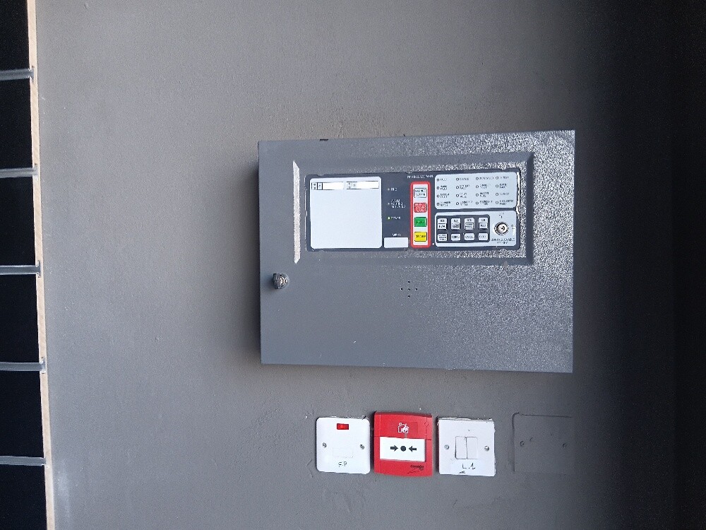 Fire alarm and extinguishing syst - 2