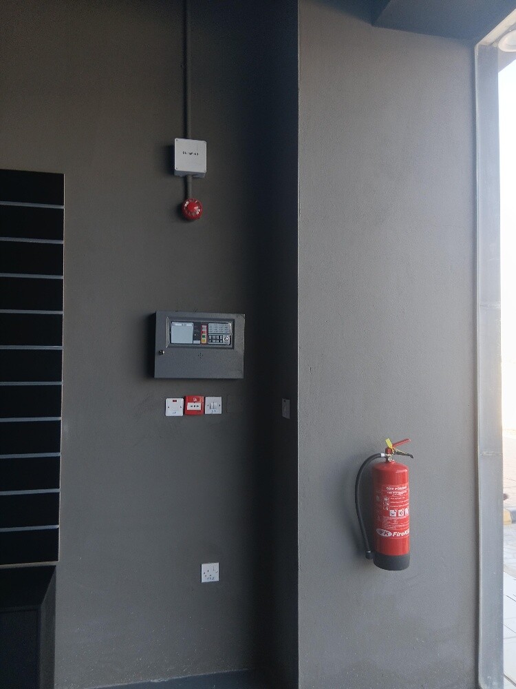 Fire alarm and extinguishing syst - 3
