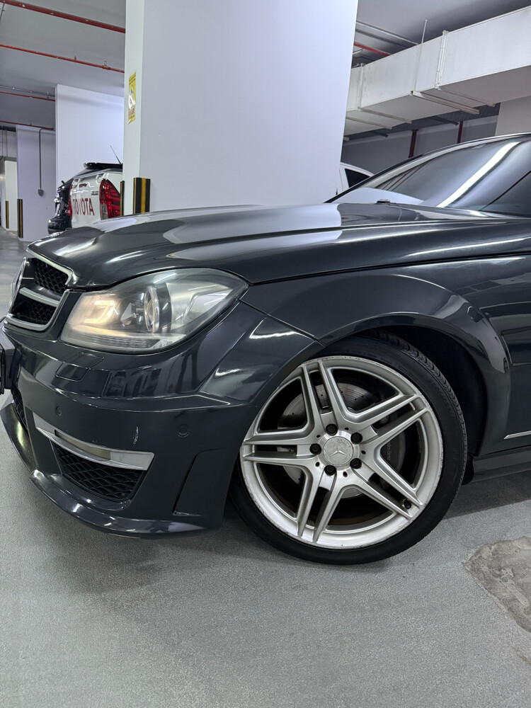 Mercedes C300 full options - 9