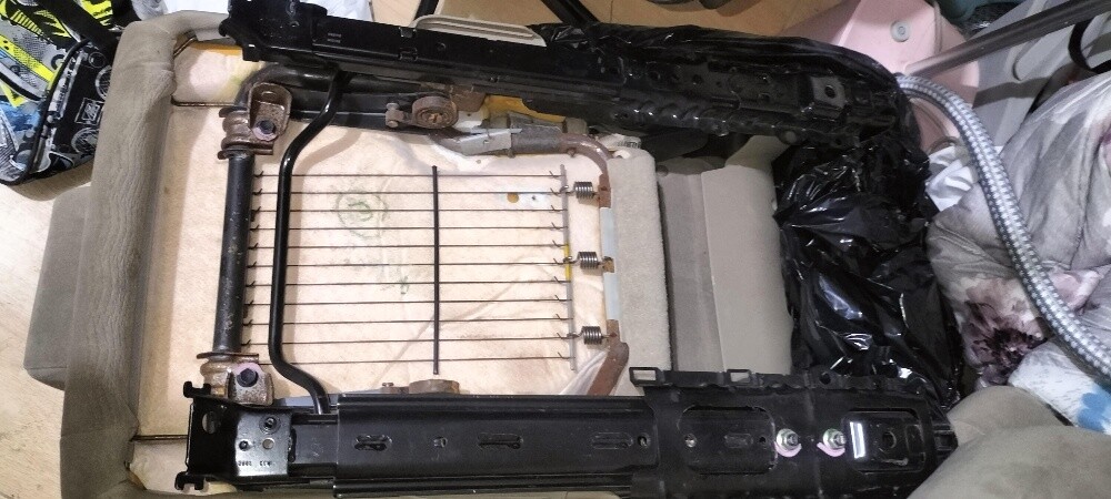 Toyota Land Cruiser Seats - 3
