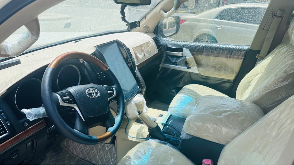 Land Cruiser 2008 updated 2020 - 16