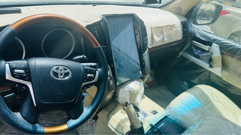 Land Cruiser 2008 updated 2020 - 17