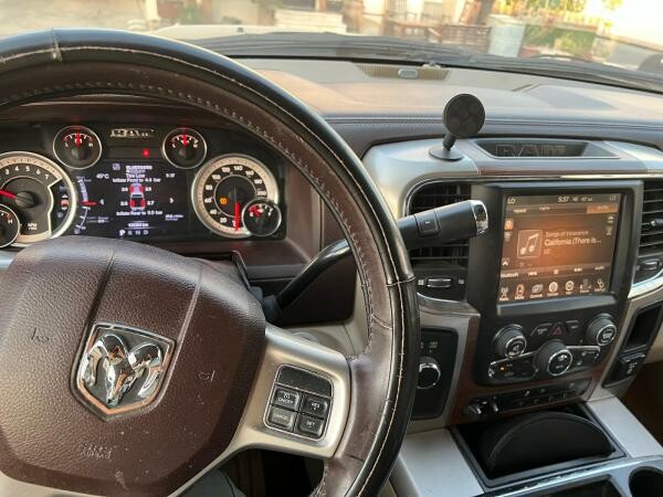 LOW MILEAGE DODGE RAM2500 - 4