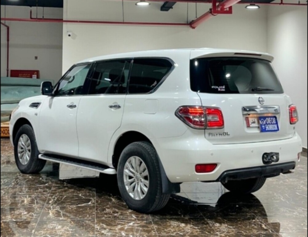 NISSAN SE V8 - 7