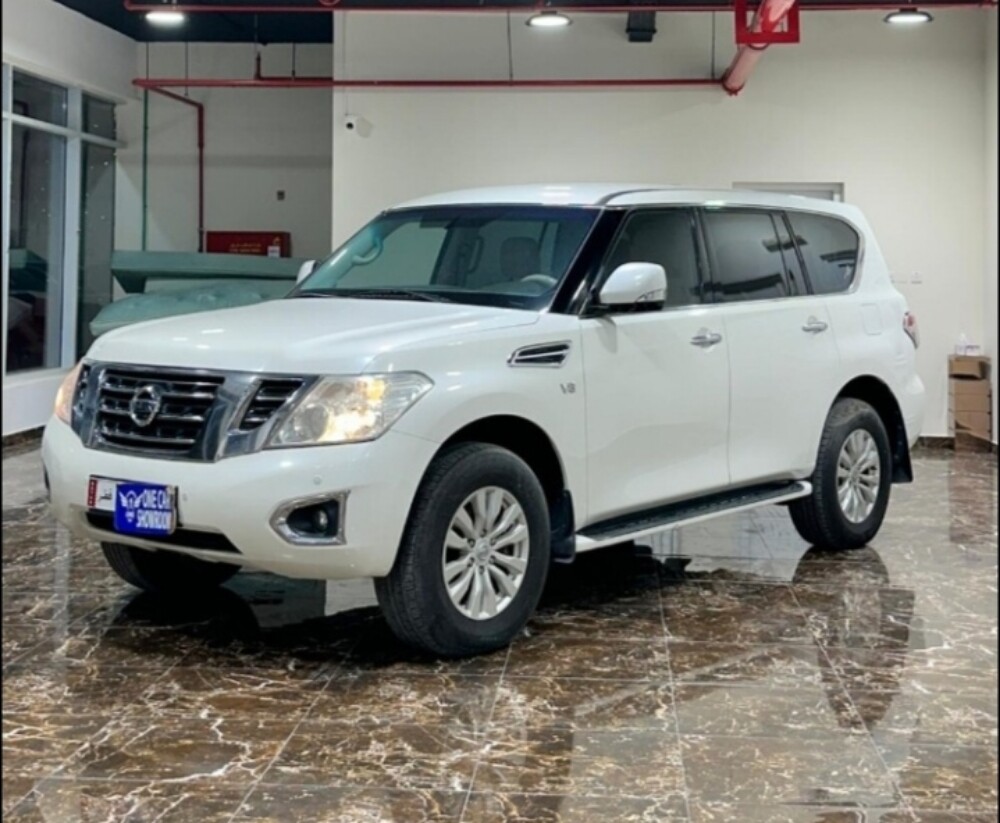 NISSAN SE V8 - 1