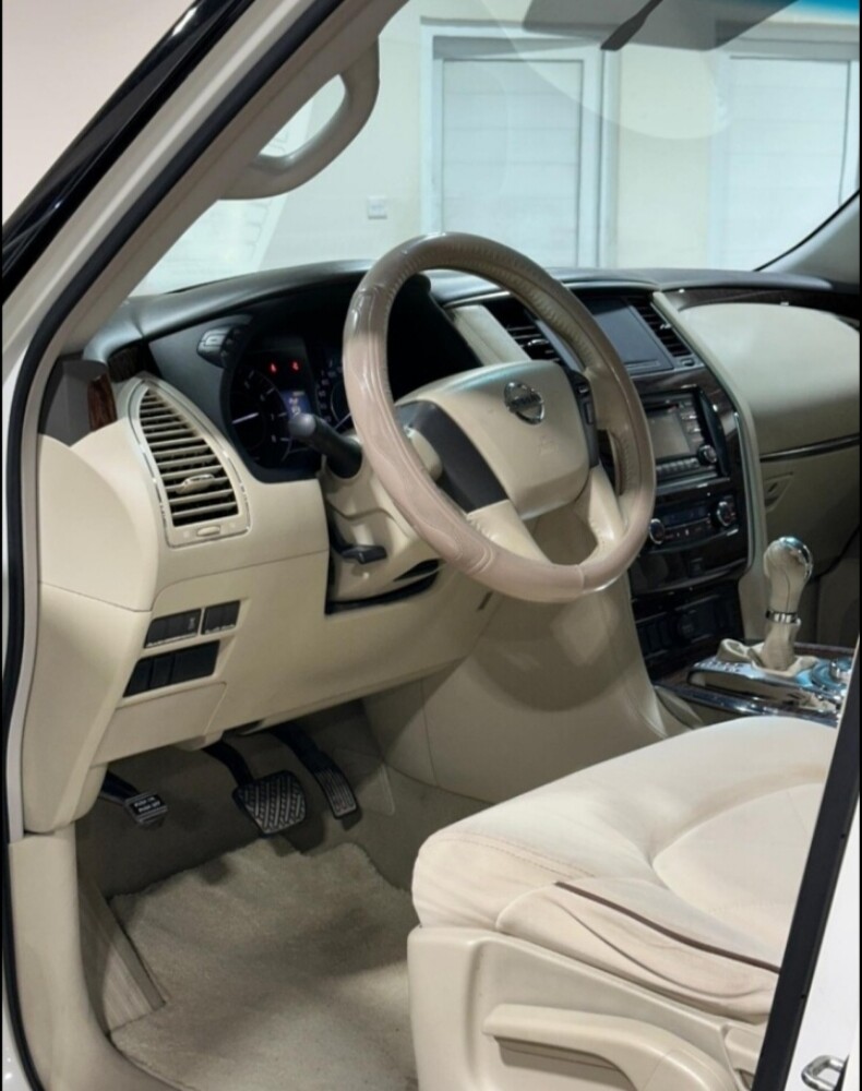 NISSAN SE V8 - 4