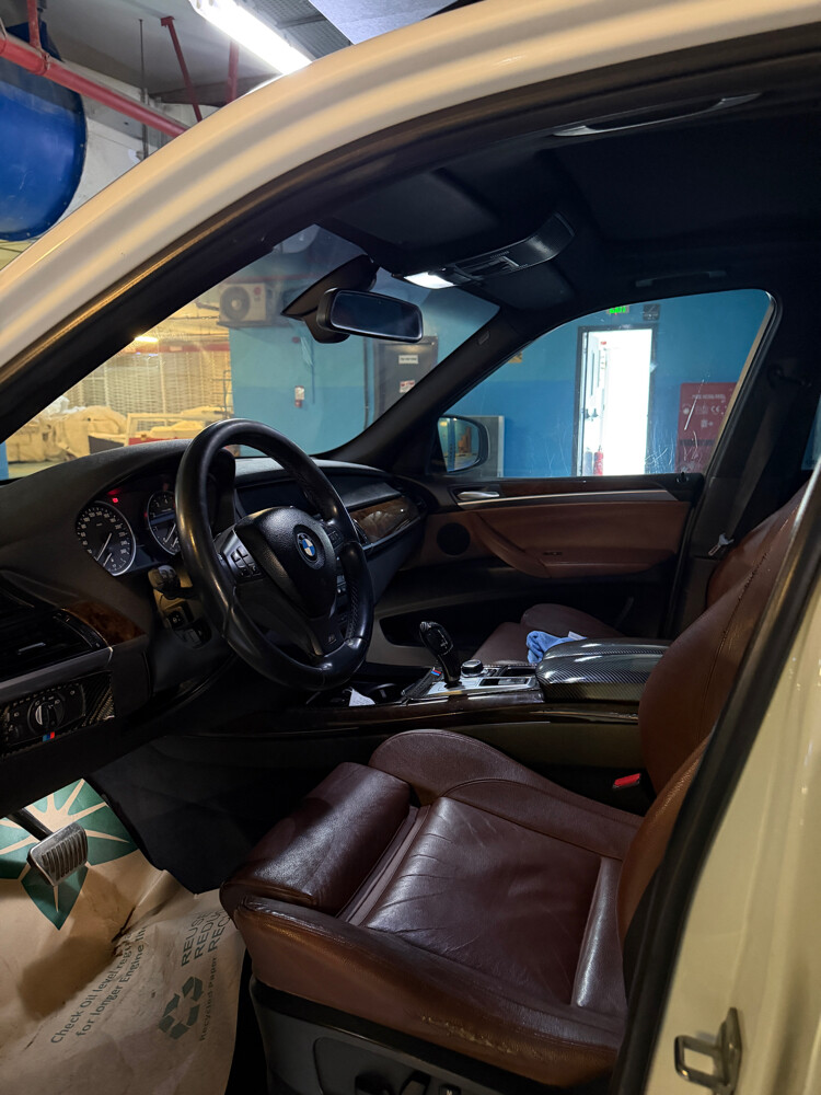 BMW X5 2013 with full sunroof - 4